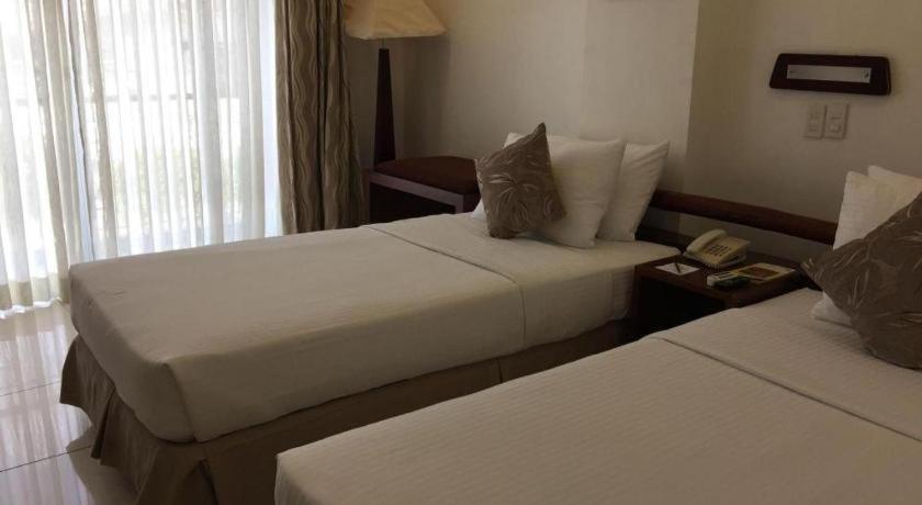 Soledad Suites Panglao Exterior photo