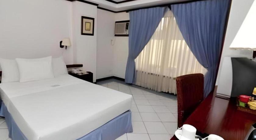 Soledad Suites Panglao Exterior photo