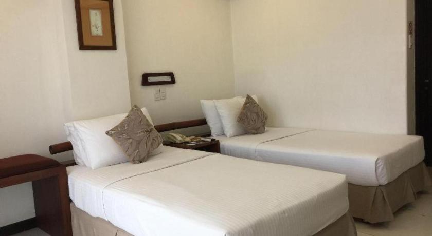 Soledad Suites Panglao Exterior photo