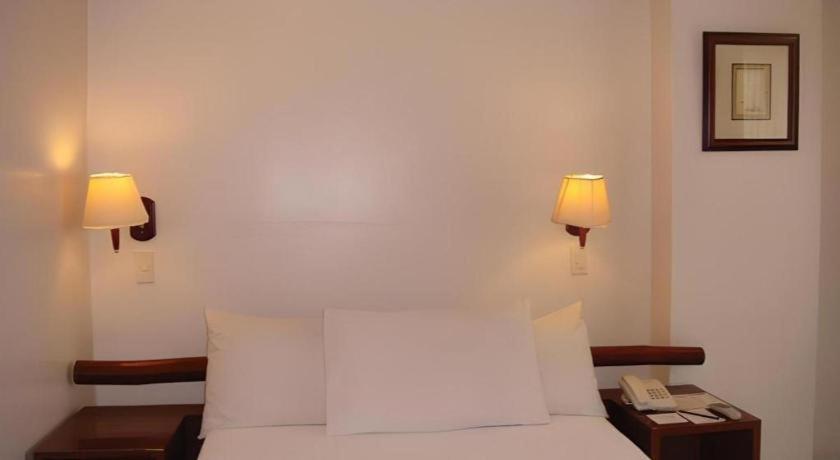 Soledad Suites Panglao Exterior photo